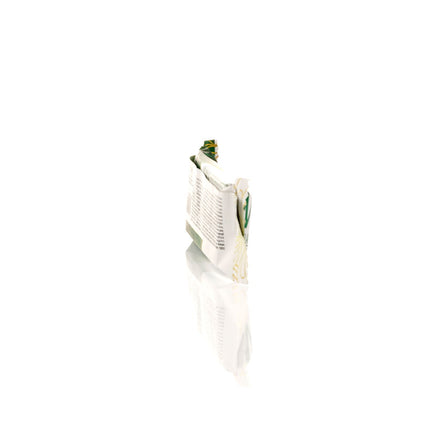 MISKETS MILK CHOCOLATE WITH CRISPY KADAYIF AND PISTACHIO FILLING (25gr.  Dubai Chocolate)