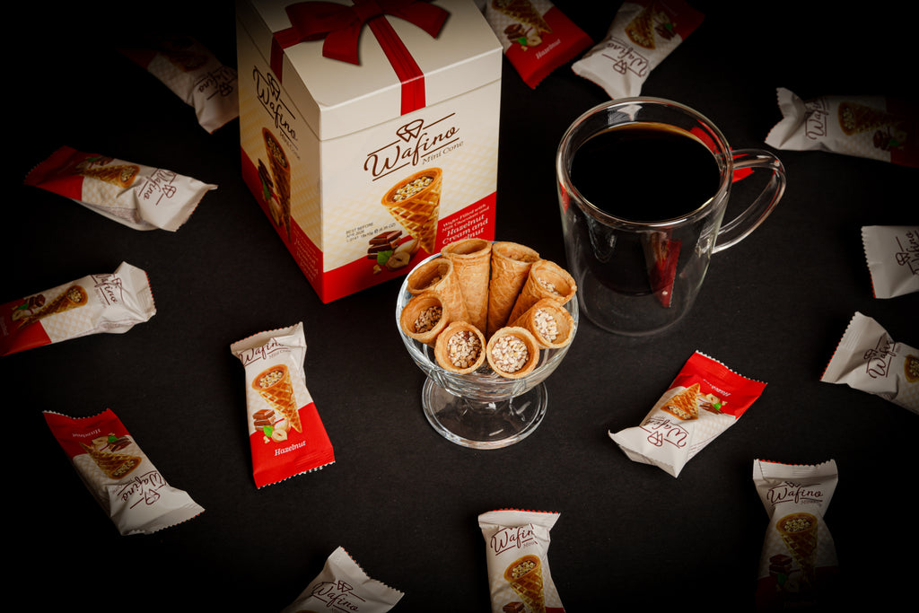 WAFINO WAFFLE CONES FILLED WITH MILK CHOCOLATE AND HAZELNUT CREAM(180gr)